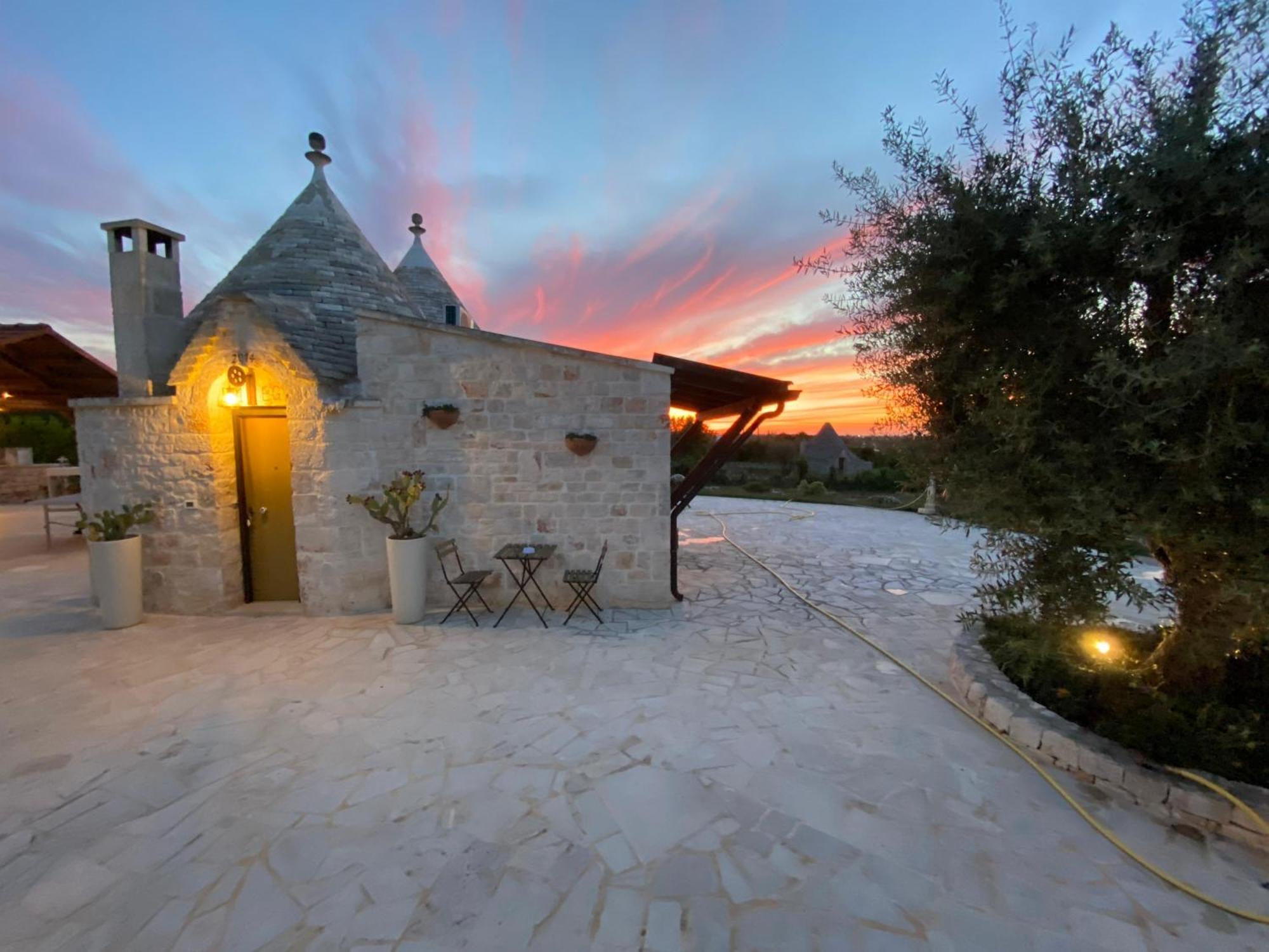 Villa Palmirotta Trulli Relais Castellana Grotte Bagian luar foto